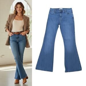 Abercrombie & Fitch The Flare Ultra Hi Rise Jeans Women's Size 29 Medium Wash